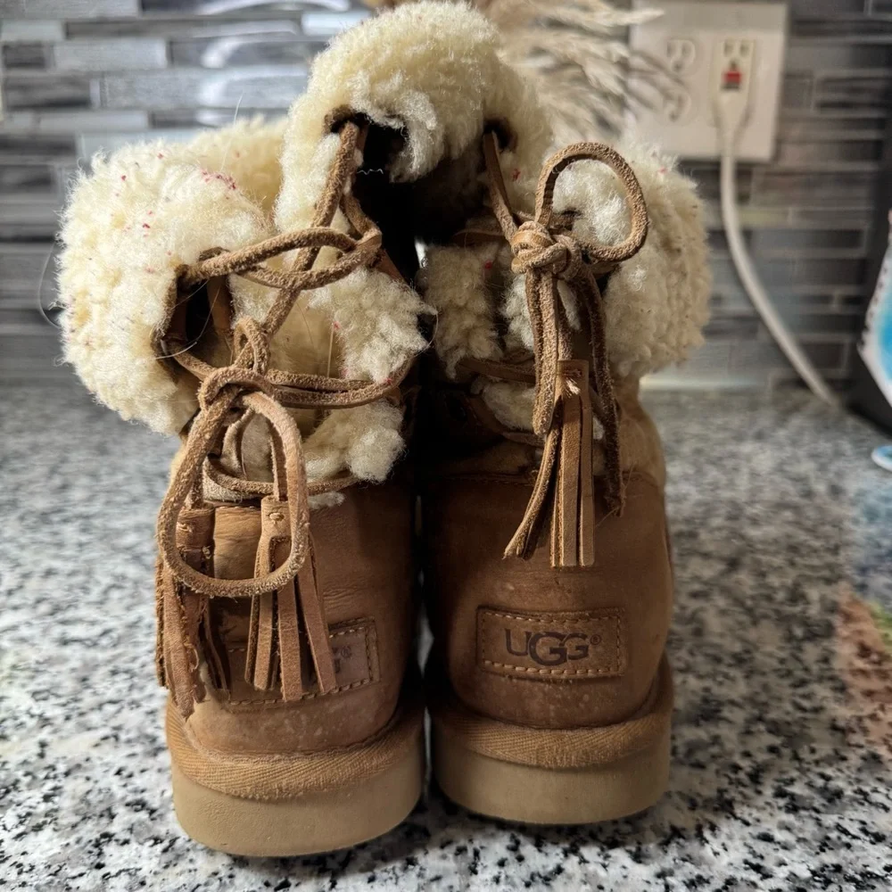 UGG Krista Bell Lace Up Boots Tan Shearling Winter Boots Size 8